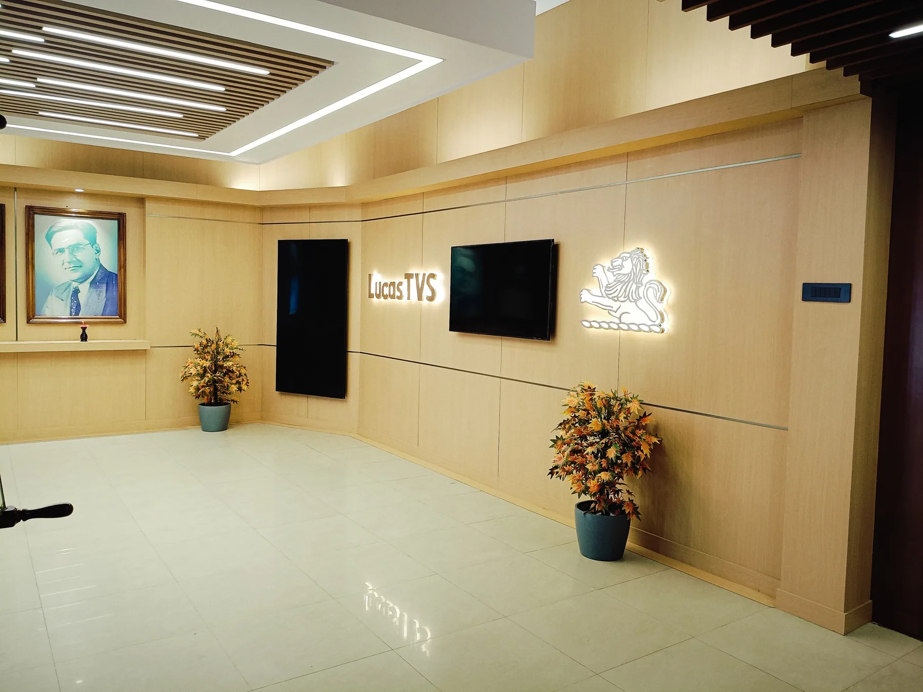 Lobby feature wall with integrated screens