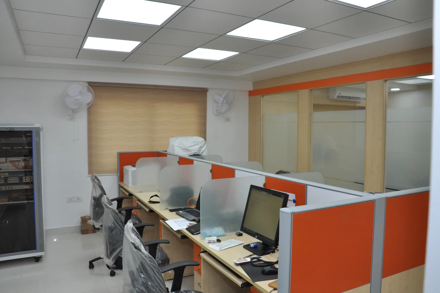 Office reception — photograph 5